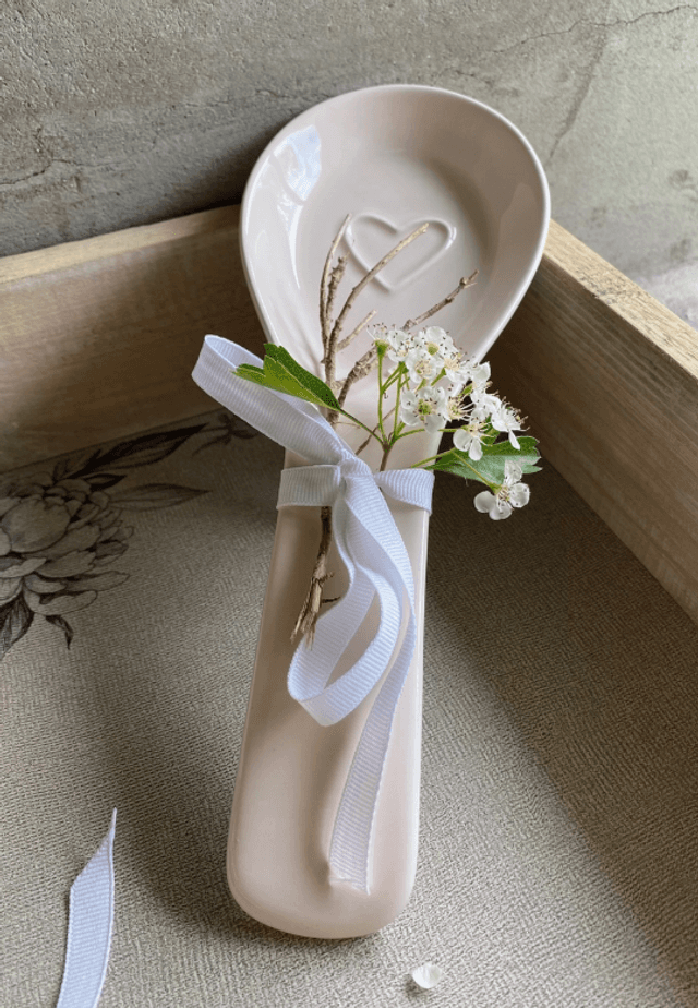 Repose cuillère beige
